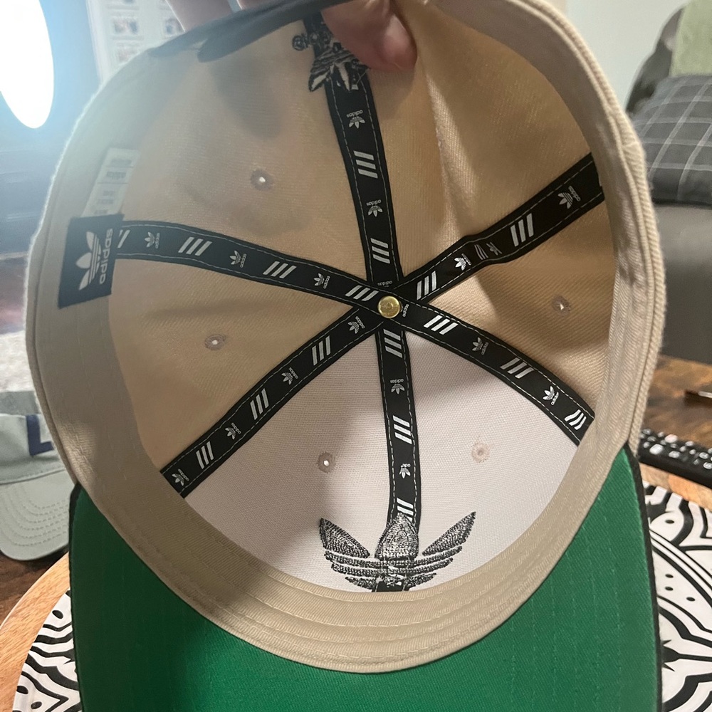 Adidas Two-Tone Black and Cream Cap - Picture 3 of 3
